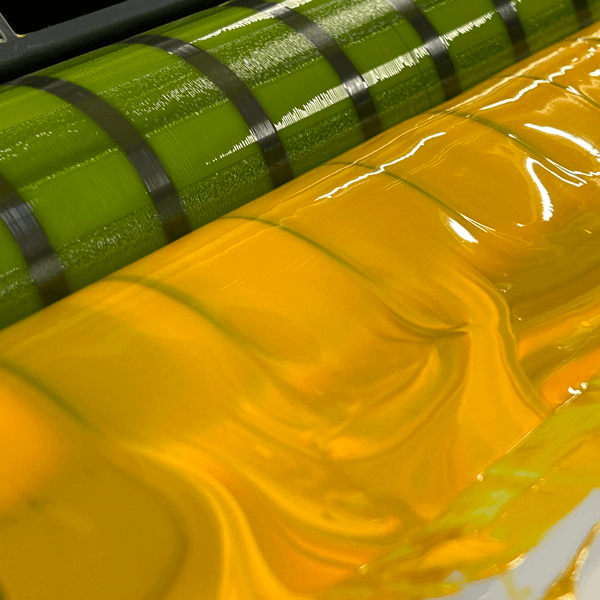 imprimerie-brun-encre-jaune-square